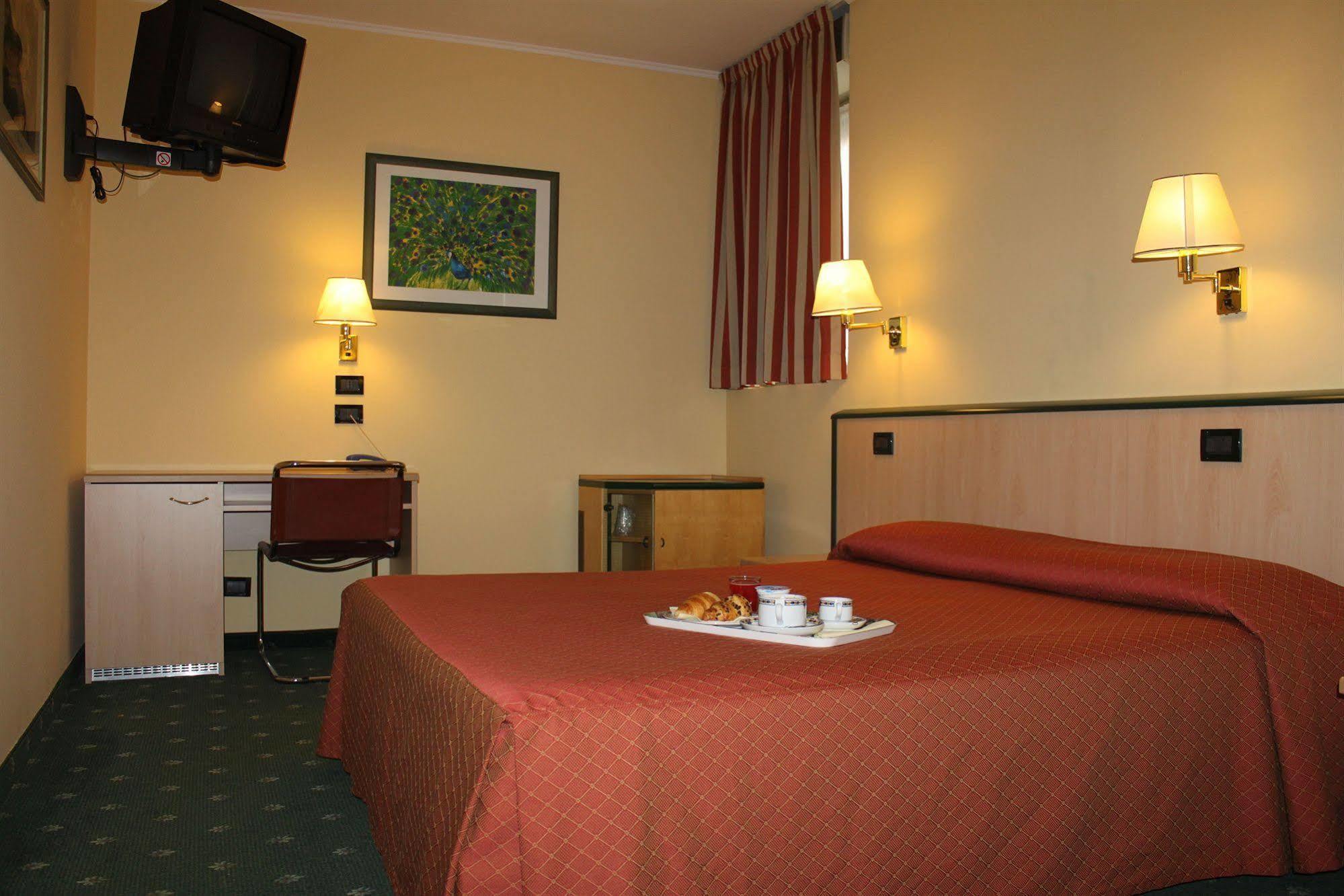 Ginosi Arizona 3* Milano